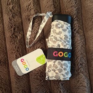 GOGO Heart-Patterned Umbrella with Multicolor Logo